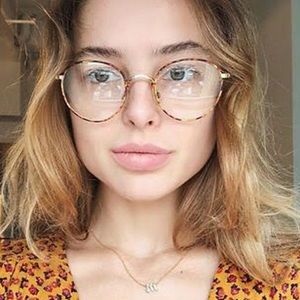 Meet your Posher, Meri